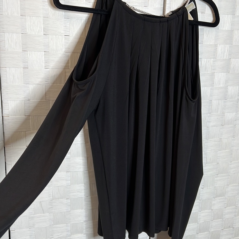 𝅺MICHAEL Kors Black Shoulder Out Blouse SZ L - Picture 2 of 6